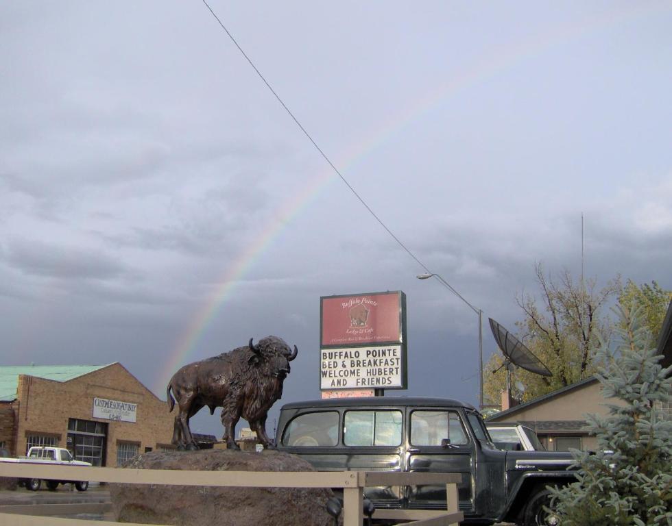 Buffalo Pointe Inn Уилямс Екстериор снимка